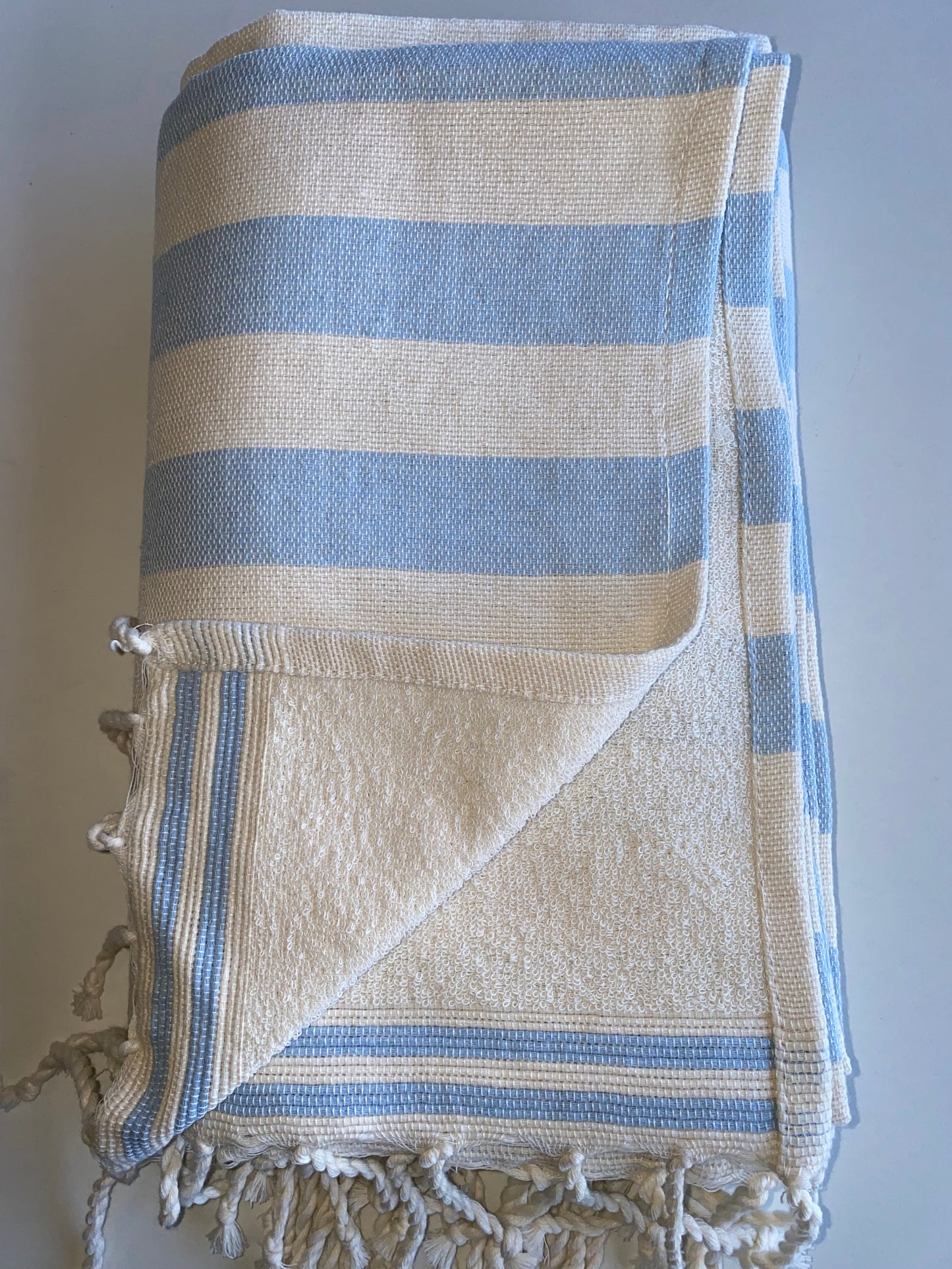 Fouta 100x200 cm écru bleu ciel - serviette de bain & plage en coton recyclé (doublée éponge)