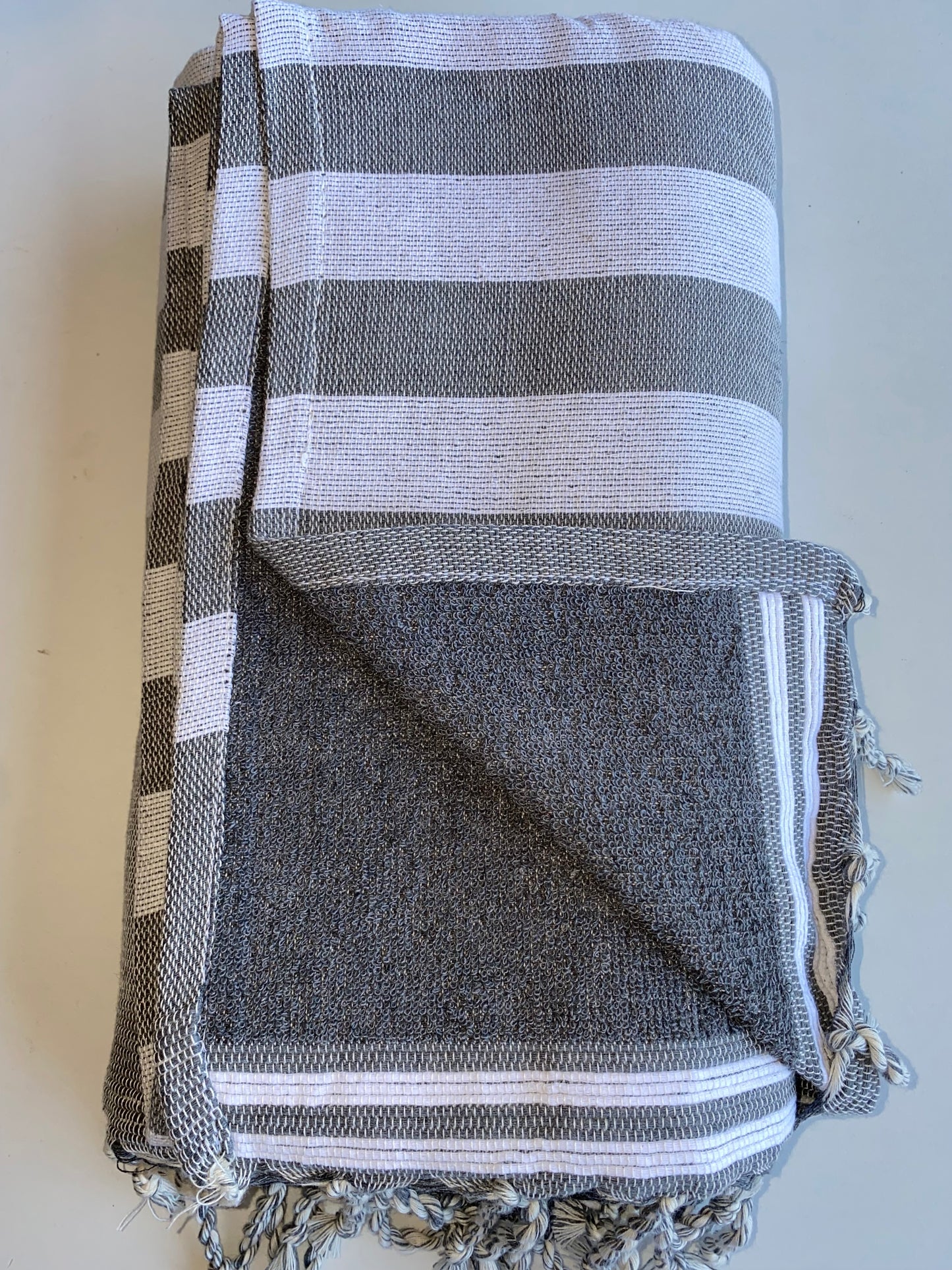 Fouta 100x200 cm gris foncé – Serviette bain & plage en coton recyclé (doublée éponge)